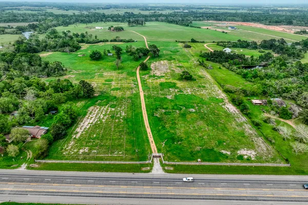 $7,250,000 | 2958 Highway 36, Bellville, TX 77418