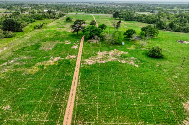$7,250,000 | 2958 Highway 36, Bellville, TX 77418