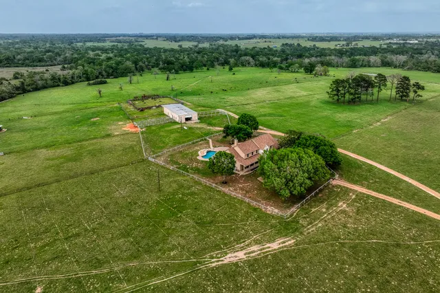 $7,250,000 | 2958 Highway 36, Bellville, TX 77418