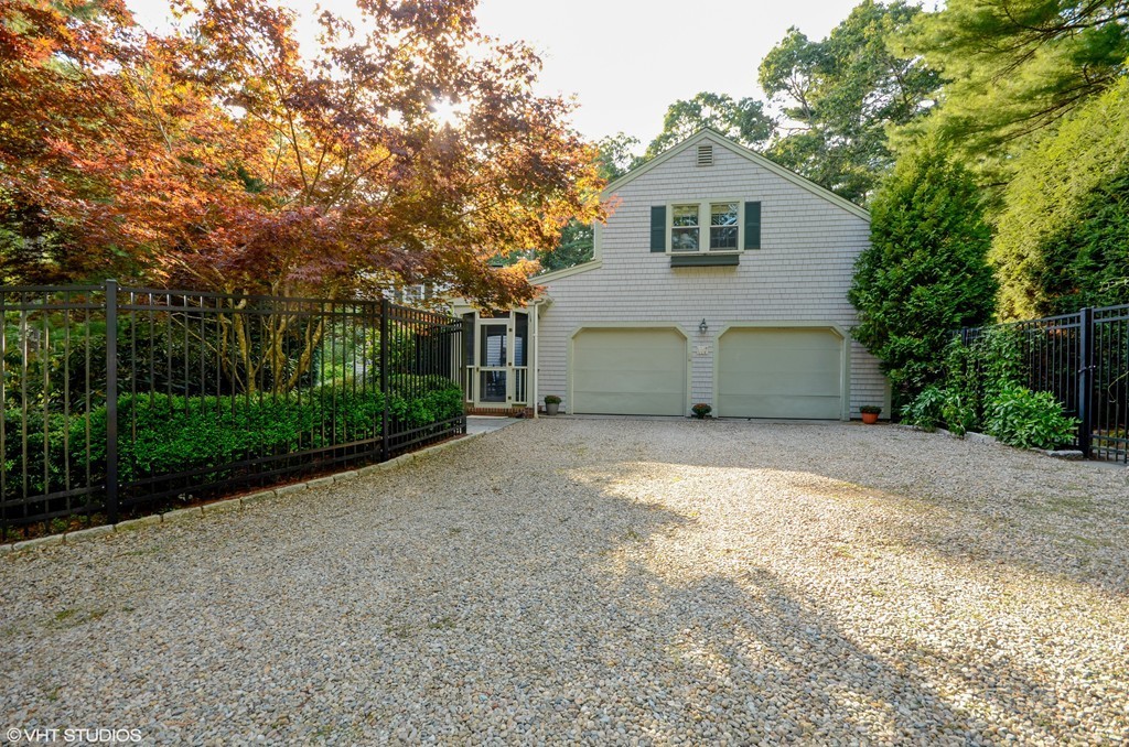 1 Holly Pond Road Marion, MA 02738 - Photo 2 of 24 Gallery Image 2