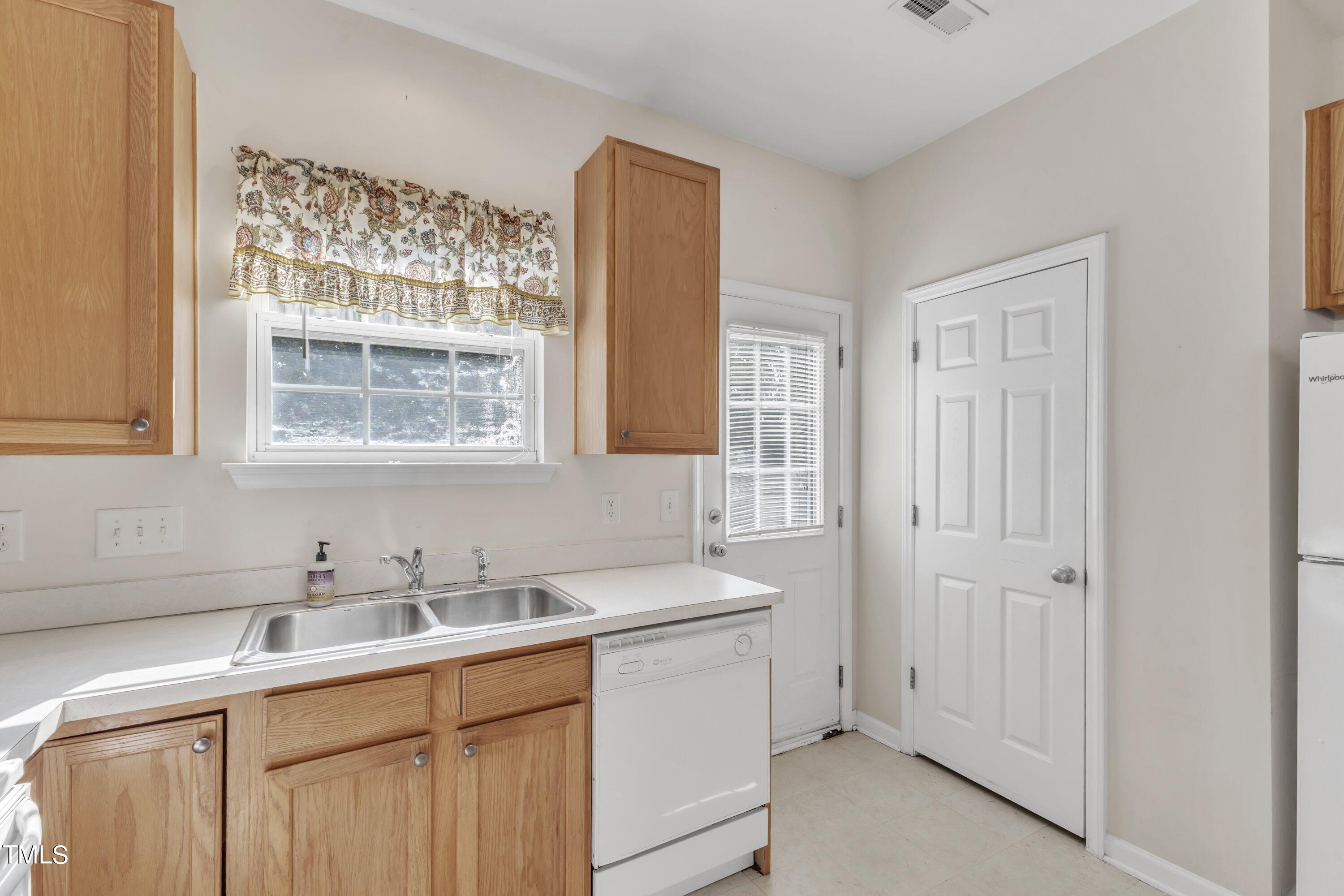 8210 Shadow Stone Court Raleigh, NC 27613 - Photo 21 of 44 26-4825 Waters Gate Dr-30
