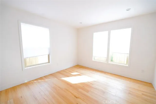 a view of backyard of the house