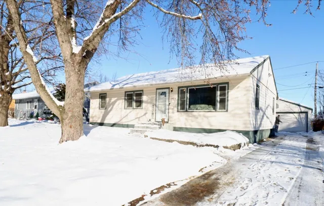 $169,900 | 1975 Pioneer Drive, Beloit, WI 53511