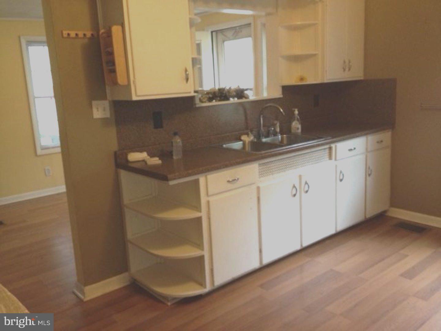 858 Jarvis Road Sicklerville, NJ 08081 - Photo 7 of 20 Kitchen