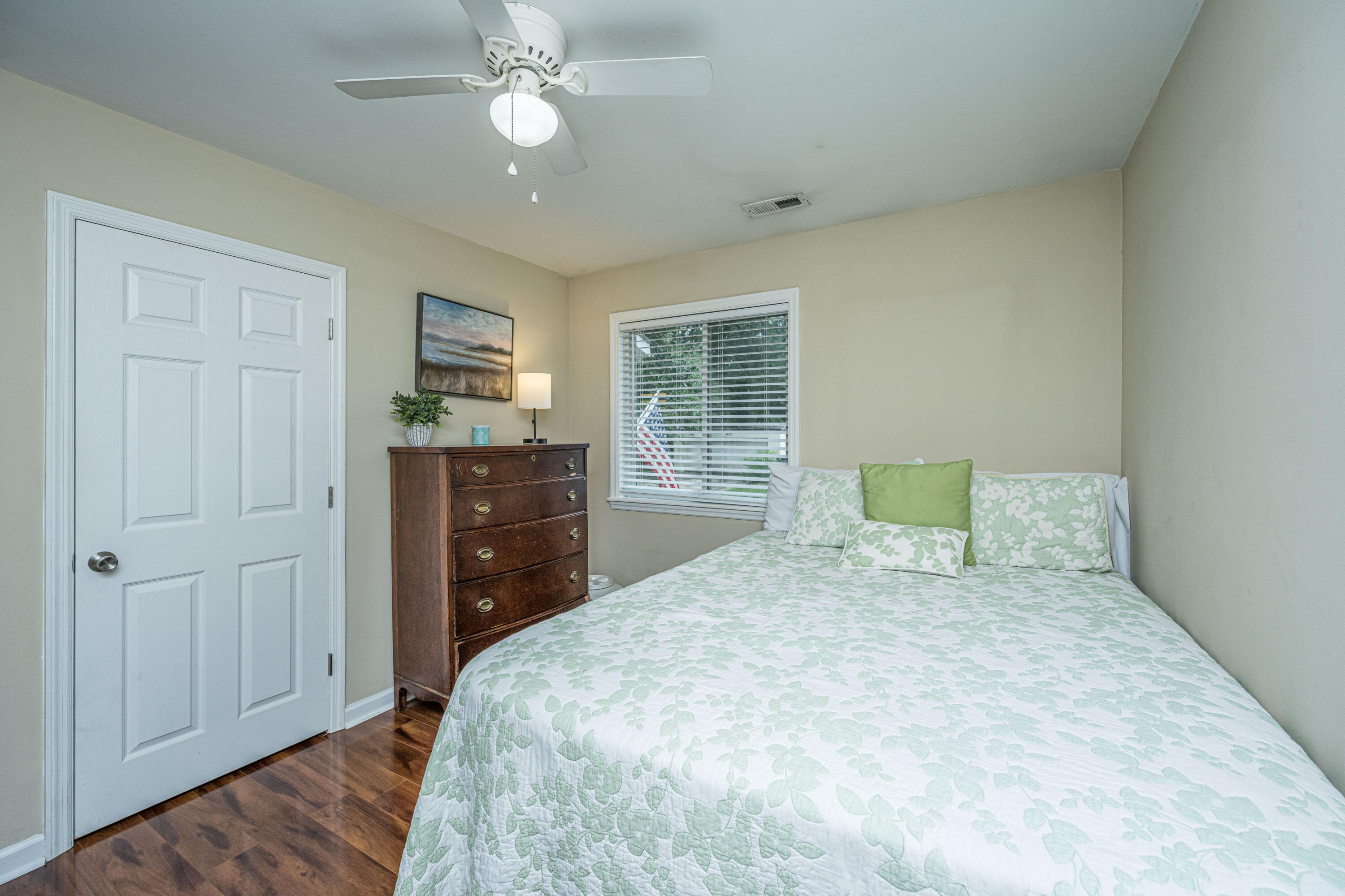 1240 Camellia Road Charleston, SC 29407 - Photo 23 of 38 1240CamilliaRdINT021
