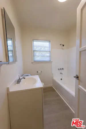 $1,875 | 1940 South Robertson Boulevard, Unit 1, Los Angeles, CA 90034