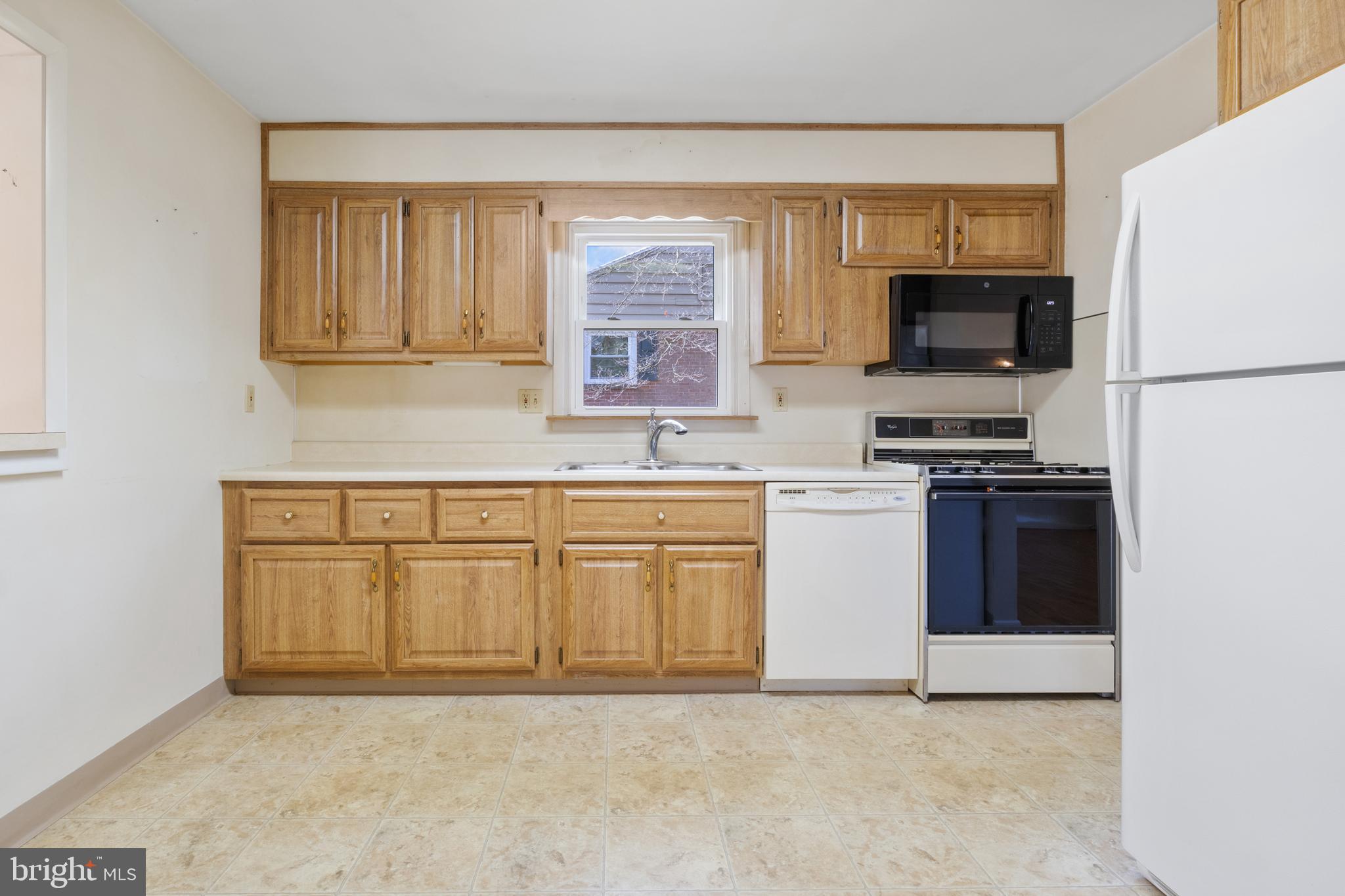 1538 Lambeth Road Lancaster, PA 17601 - Photo 8 of 57