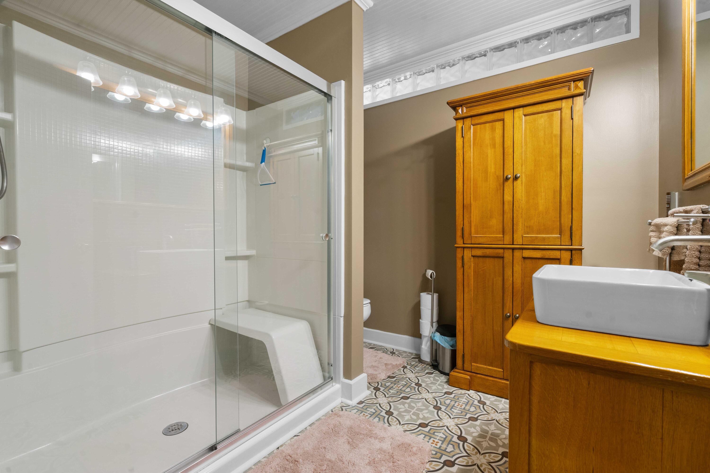 114 Sharon Drive Walterboro, SC 29488 - Photo 38 of 48 Second Bath