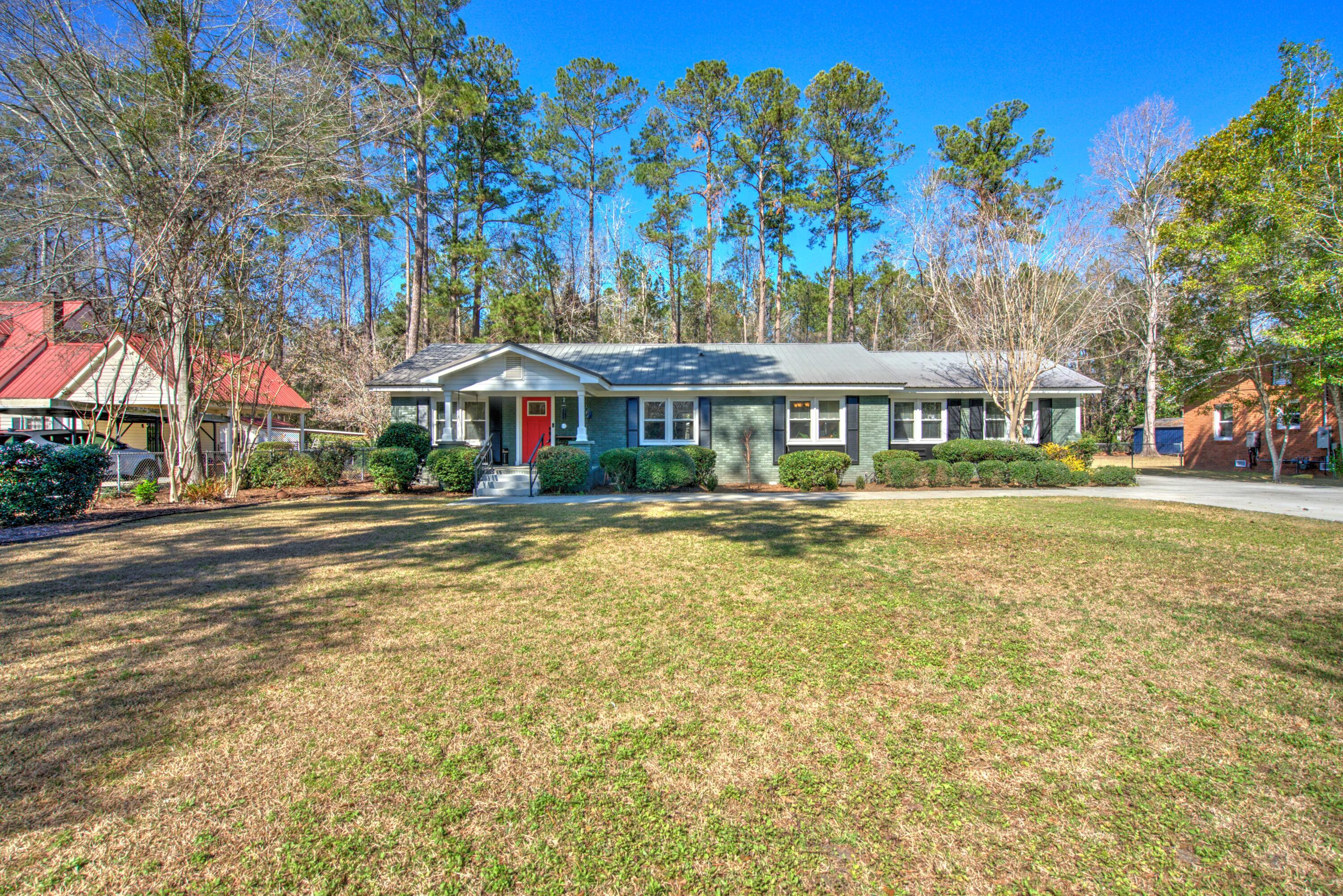114 Sharon Drive Walterboro, SC 29488 - Photo 6 of 48 DSC07815_6_7Interior 3