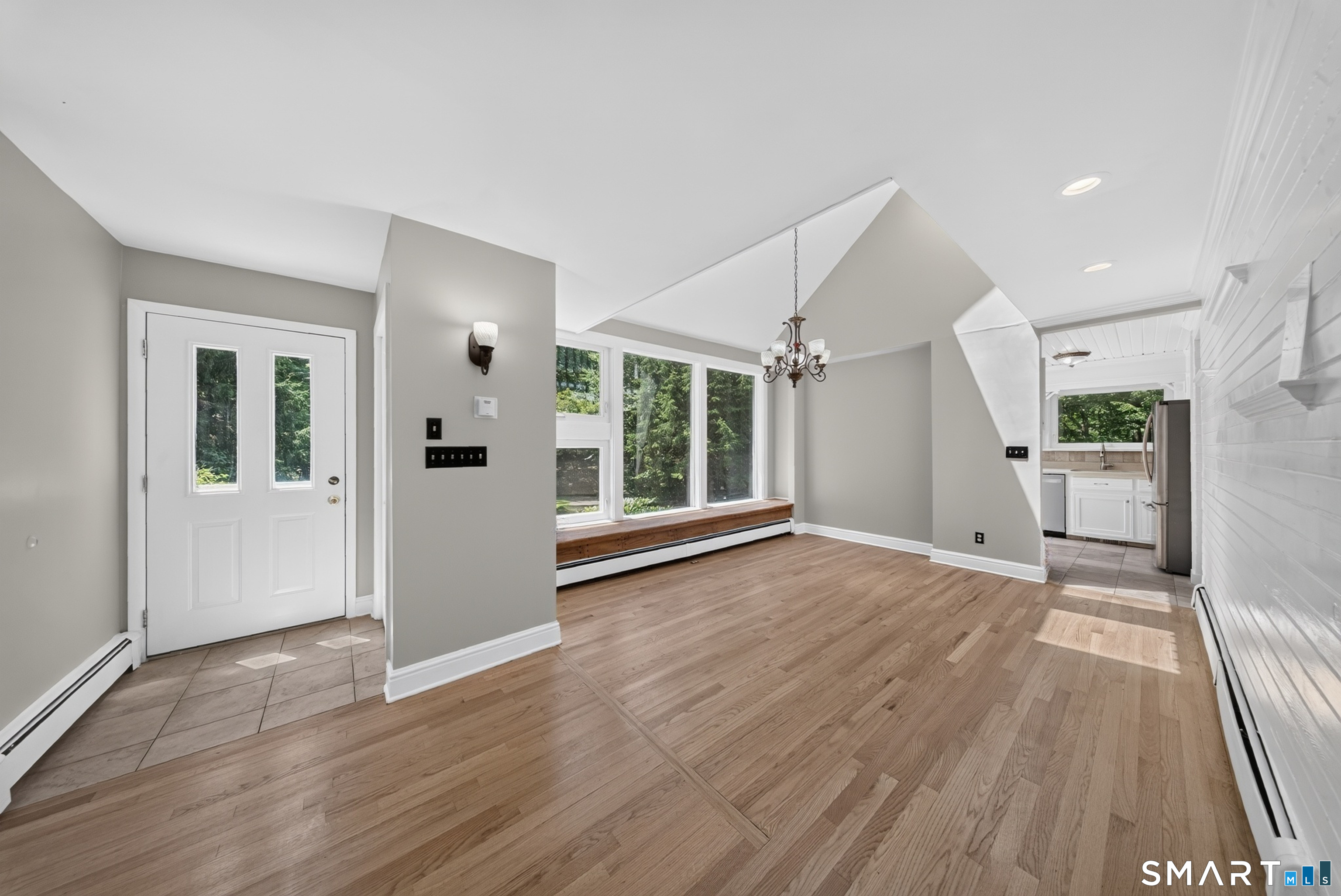 119 Peaceable Street Redding, CT 06896 - Photo 4 of 40