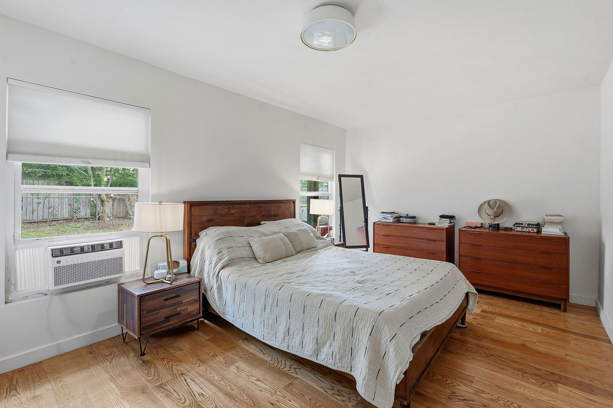 2800 West 50th Street Austin, TX 78731 - Photo 12 of 24 Primary Suite