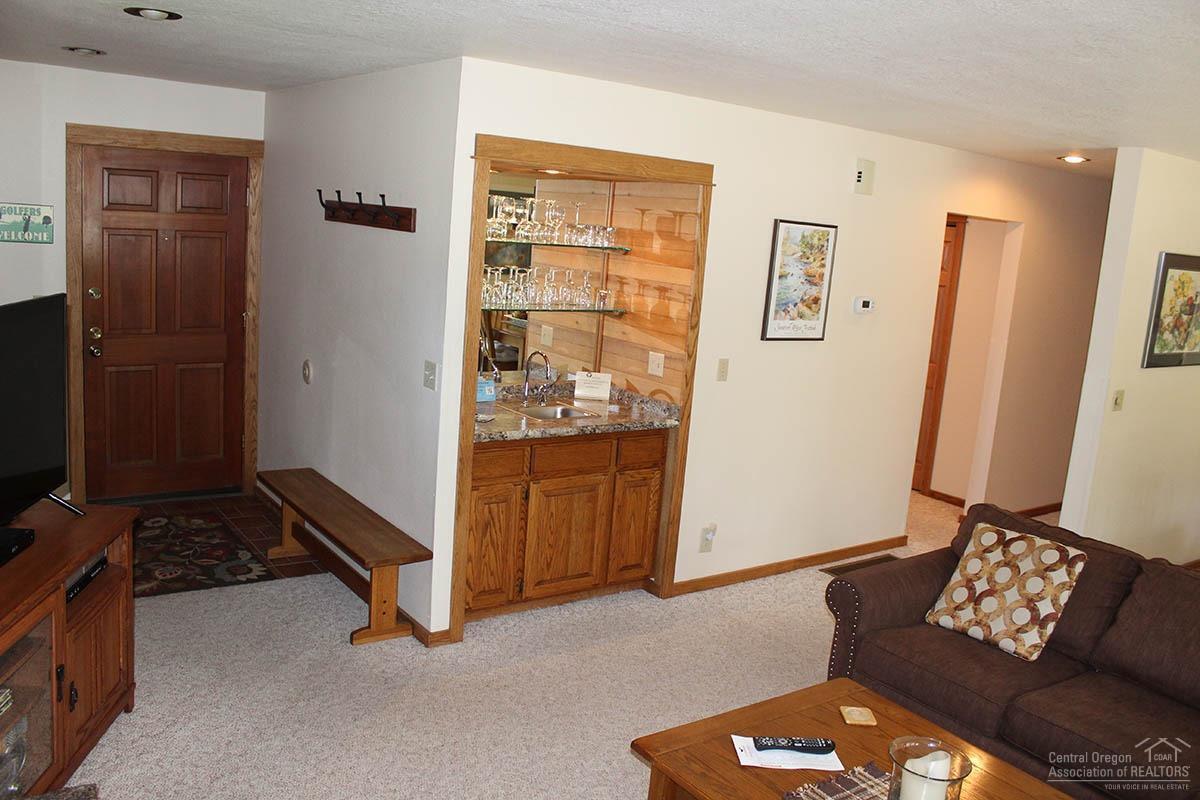 57307 Beaver Ridge Loop, Unit 7D Sunriver, OR 97707 - Photo 4 of 17 20200421064352419239000000-o