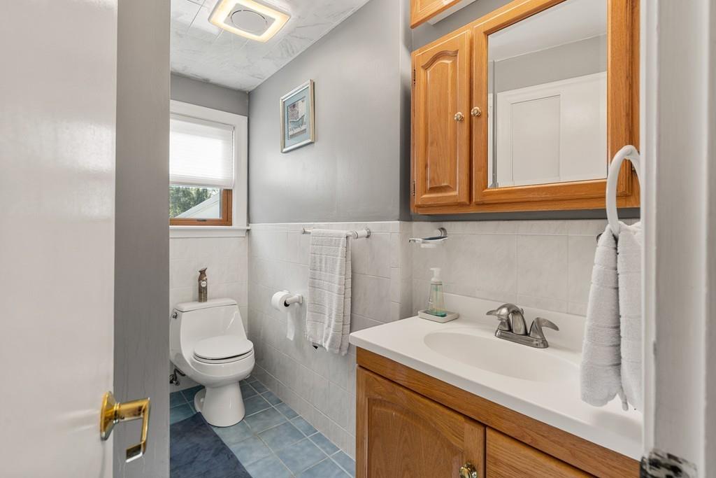 17 Dean Road Wayland, MA 01778 - Photo 16 of 23 Gallery Image 16