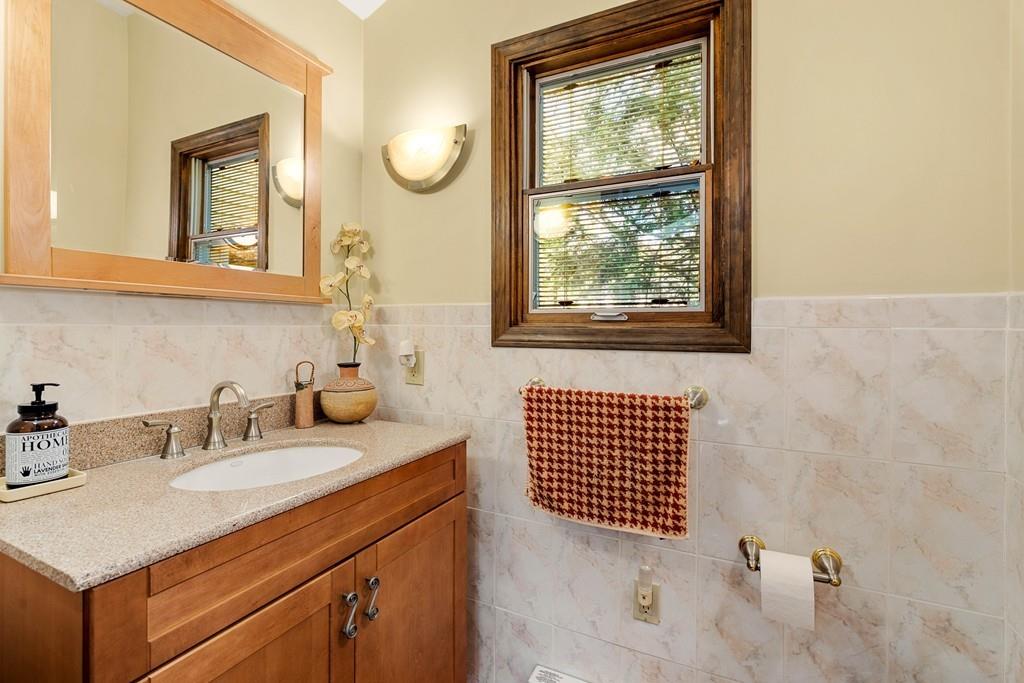 17 Dean Road Wayland, MA 01778 - Photo 8 of 23 Gallery Image 8