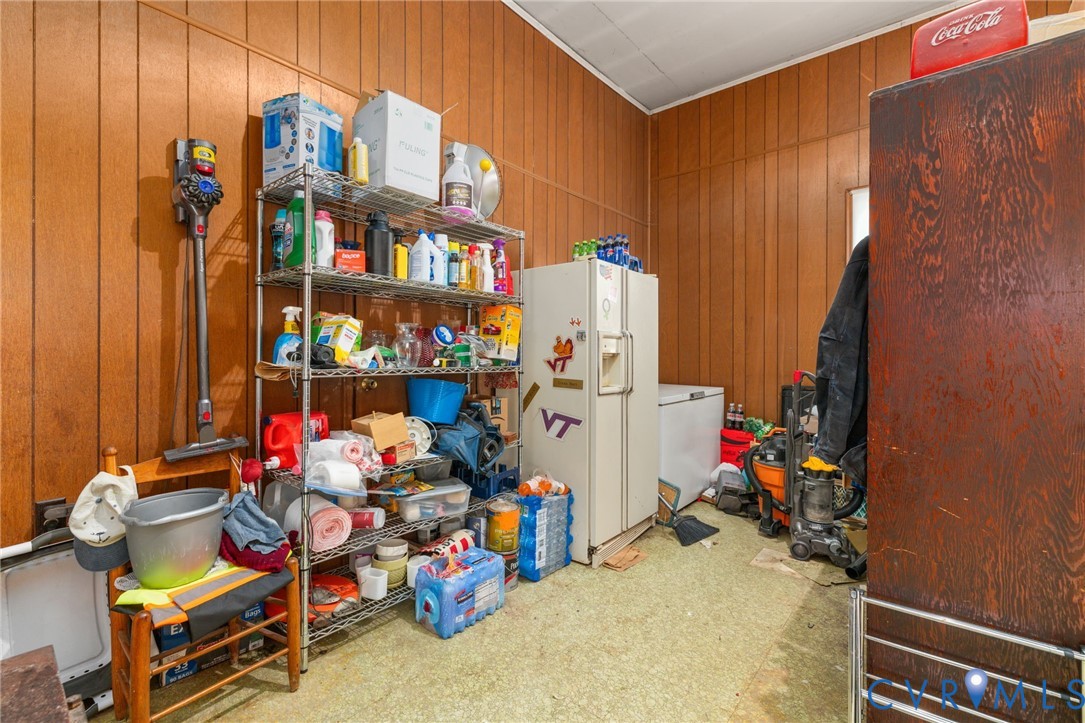 2570 Sandy Lane Victoria, VA 23974 - Photo 27 of 37 View of storage room
