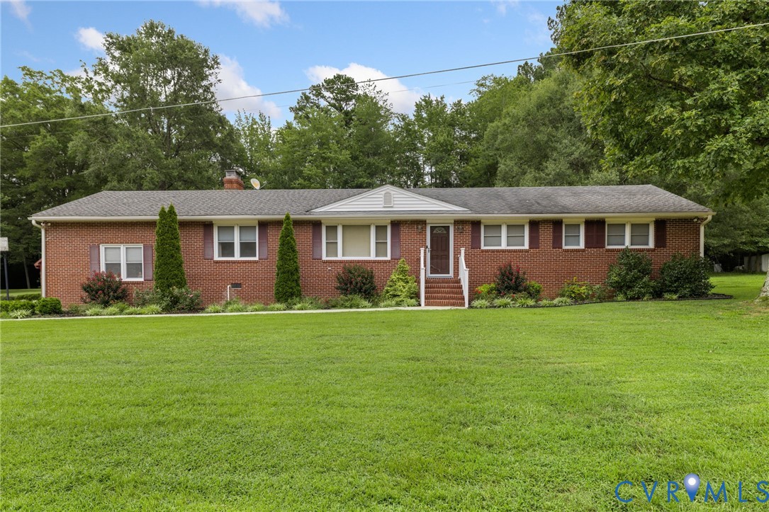 2570 Sandy Lane Victoria, VA 23974 - Photo 37 of 37 Ranch-style home with a front lawn, brick siding,