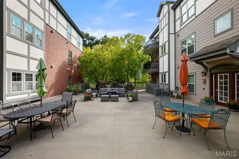 $335,000 | 2211 South Grand Boulevard, Unit 210, St. Louis, MO 63104