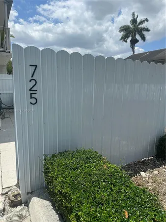 $2,200 | 8460 Southwest 156th Place, Unit 725, Miami, FL 33193