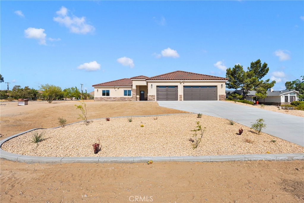 15991 Tao Road Apple Valley, CA 92307 - Photo 3 of 49