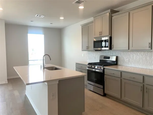$3,000 | 4802 Star Jasmine Drive, Unit 115, Austin, TX 78723