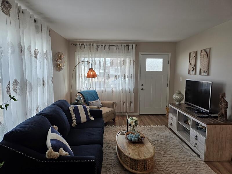 2330 38th Street Two Rivers, WI 54241 - Photo 5 of 39 LR4