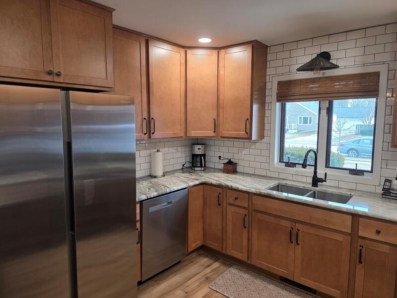 2330 38th Street Two Rivers, WI 54241 - Photo 8 of 39 Kit w-stone counters