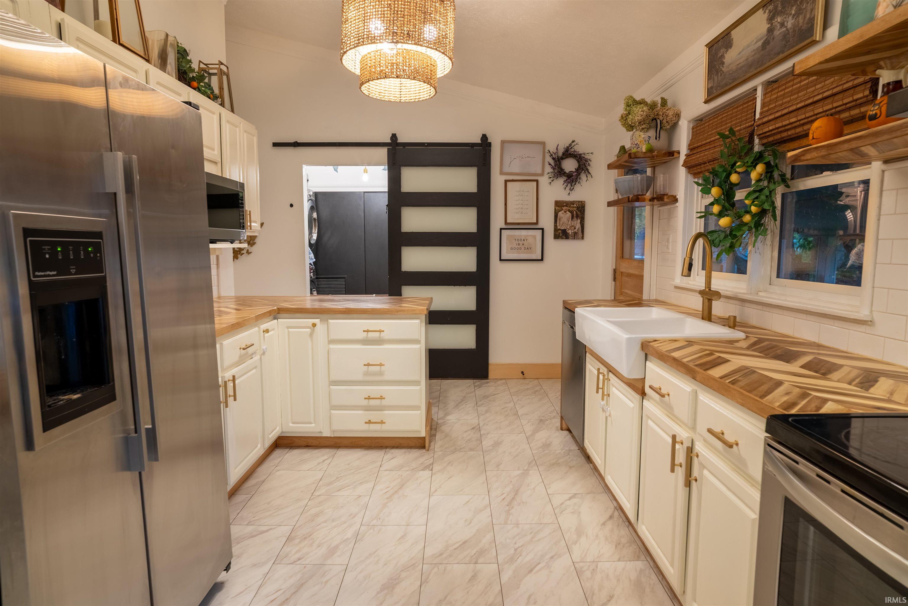 151 Pleasant View Drive Mitchell, IN 47446 - Photo 8 of 25