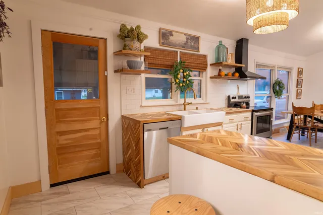 $219,900 | 151 Pleasant View Drive, Mitchell, IN 47446