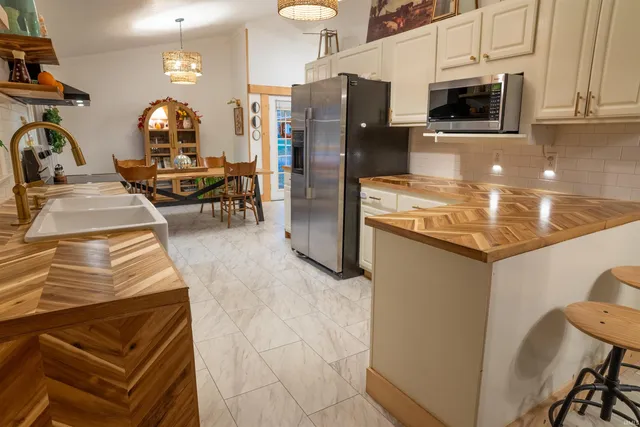 $219,900 | 151 Pleasant View Drive, Mitchell, IN 47446