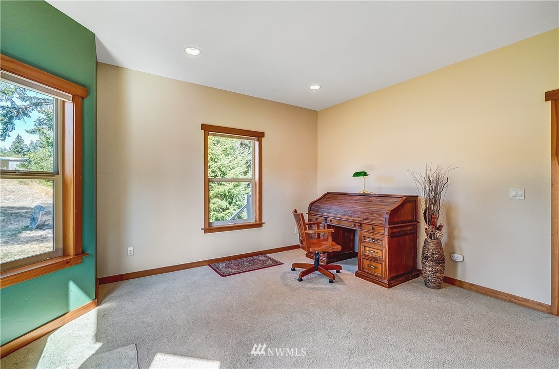 5802 Young Road Northwest Olympia, WA 98502 - Photo 24 of 40 Gallery Image 24
