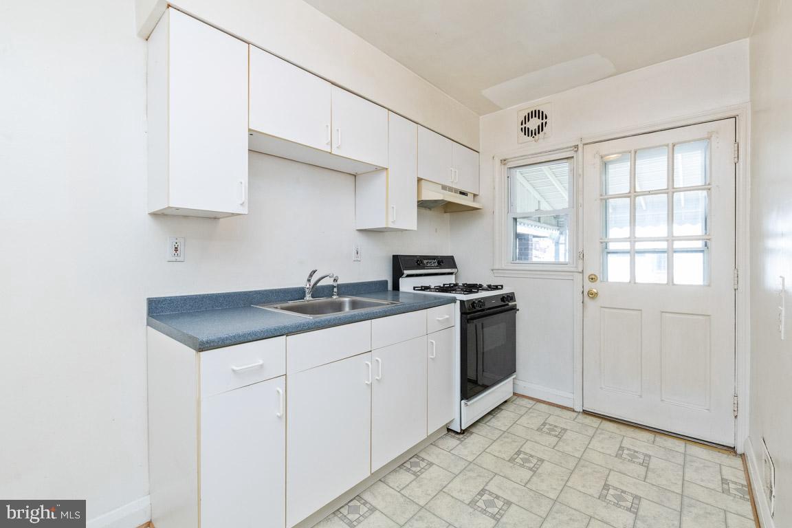 2167 Firethorn Road Middle River, MD 21220 - Photo 7 of 29 Kitchen with access to yard.