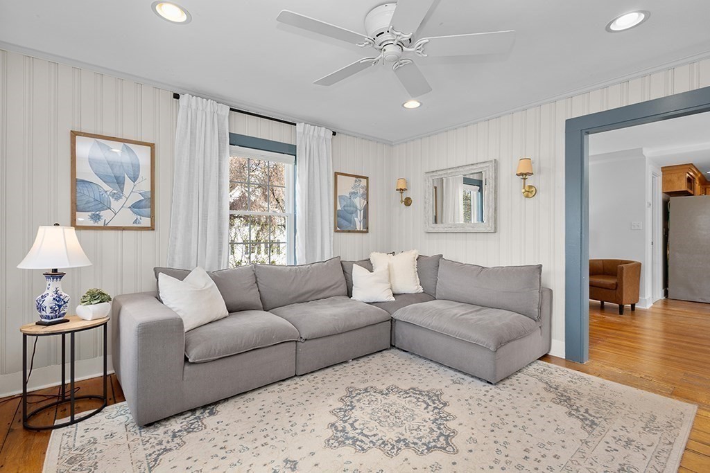 33 Pleasant Street Hopkinton, MA 01748 - Photo 13 of 39