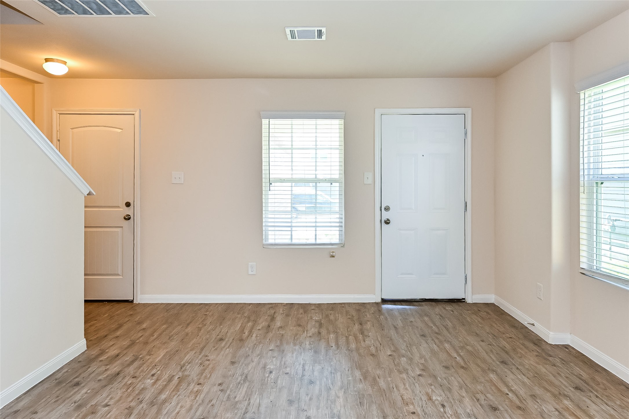 12707 Veterans Ranch Road Houston, TX 77014 - Photo 6 of 17 Photos may be representative of the floor plan and not the exact home. Finishes, layout, and features of the actual property for lease may vary.