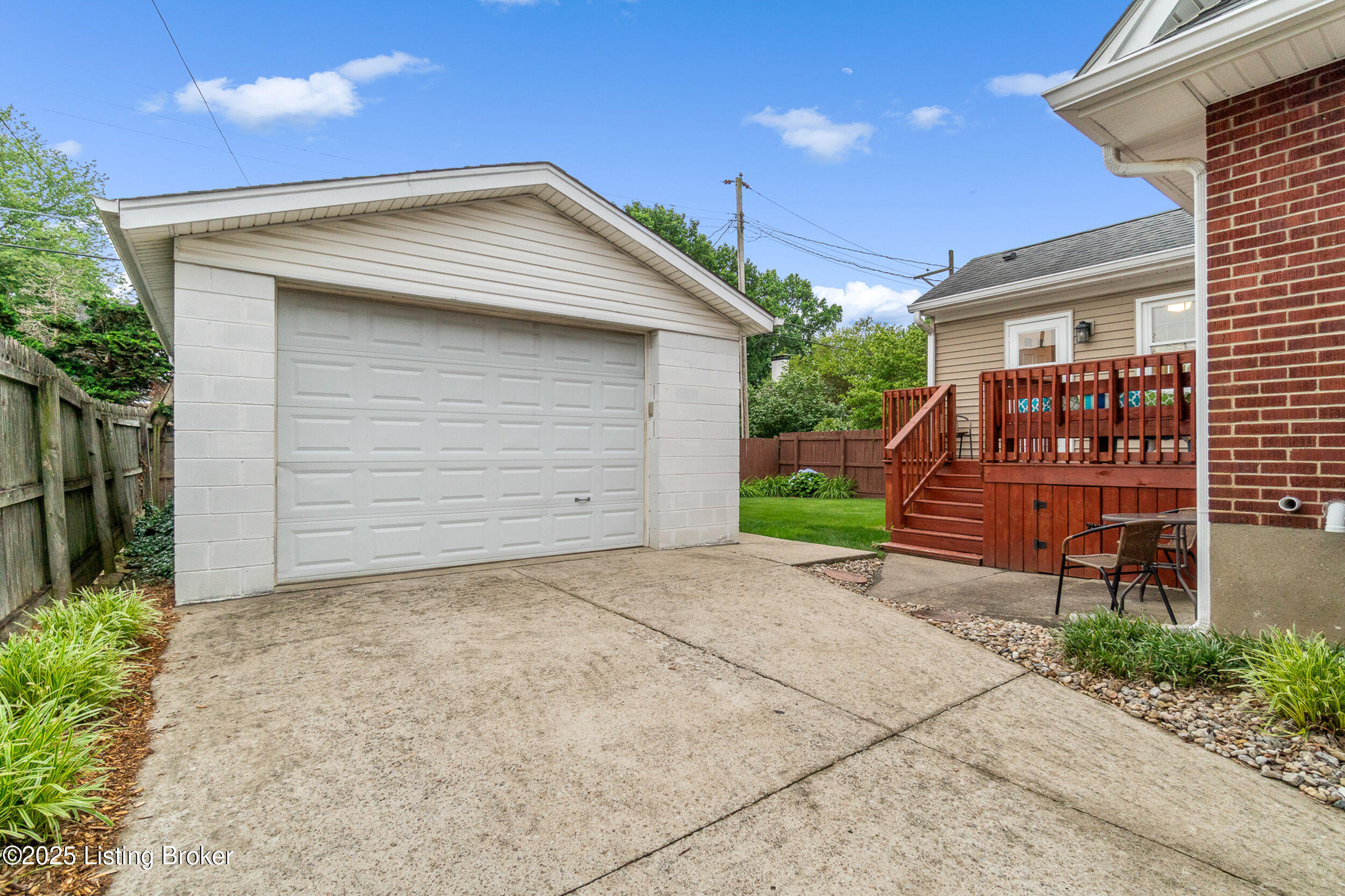916 Greenleaf Road Louisville, KY 40213 - Photo 49 of 55 garage