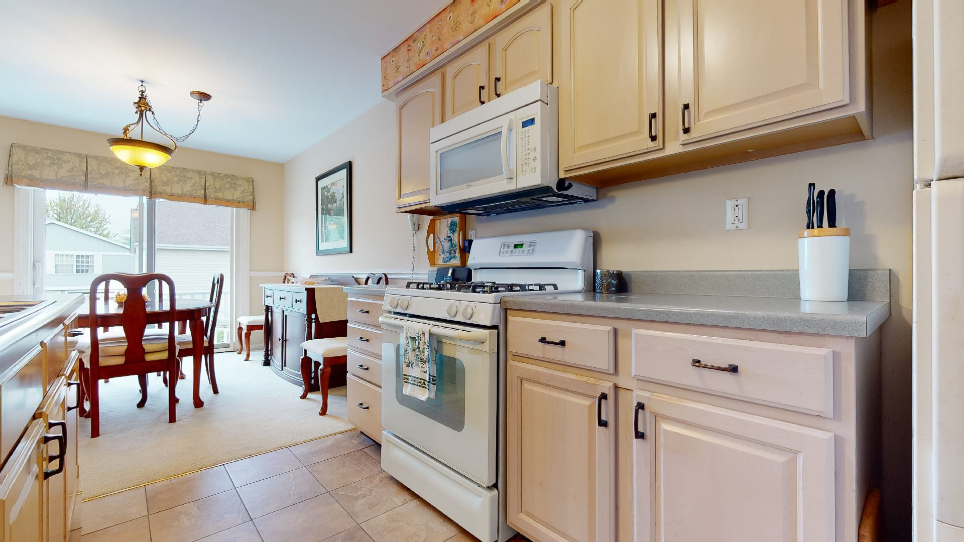 1558 Timber Trail, Unit 20D Wheaton, IL 60189 - Photo 5 of 14