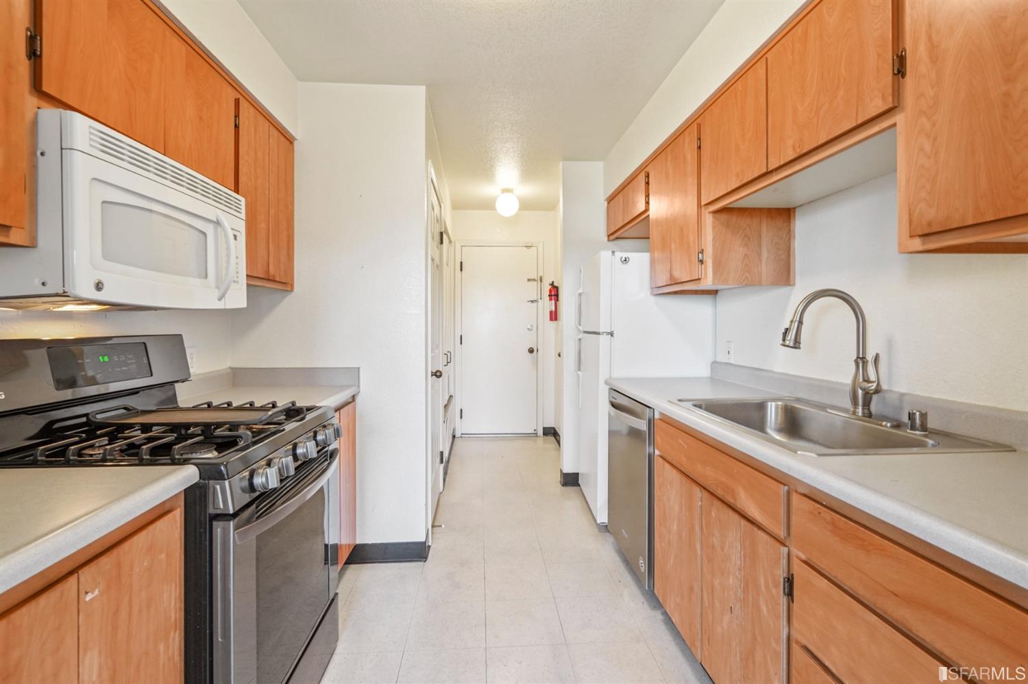 41 Kiska Road San Francisco, CA 94124 - Photo 9 of 28