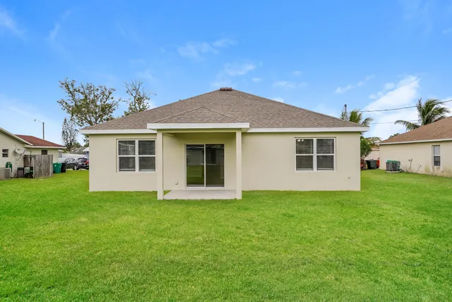 $2,780 | 368 Northwest Camrose Street, Port St. Lucie, FL 34983