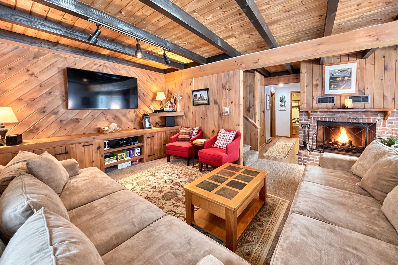 52 A Suntec Loop West Dover, VT 05356 - Photo 4 of 38