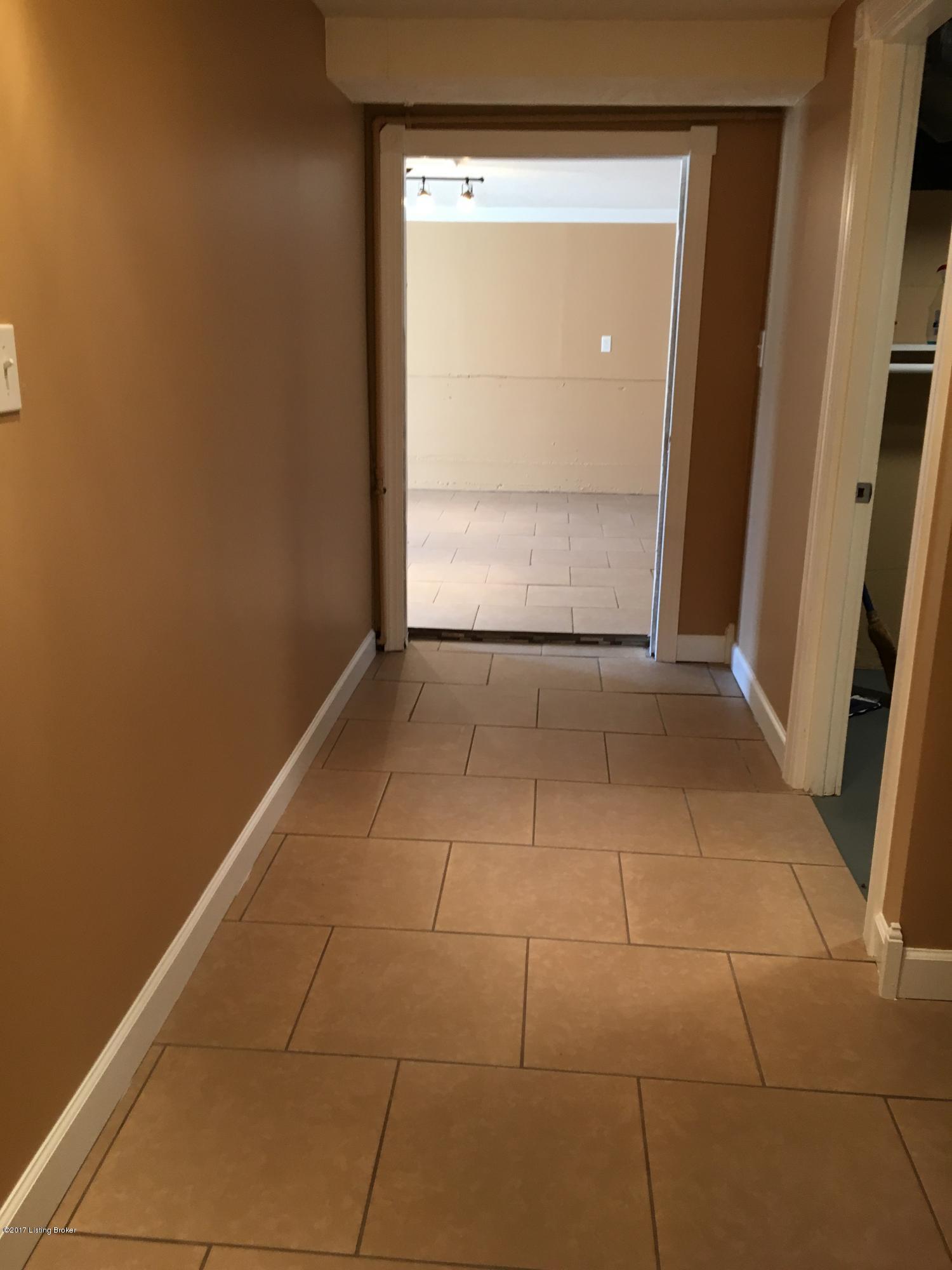 5300 Pendleton Road Louisville, KY 40272 - Photo 21 of 92 Pendleton-hallway to BR 5