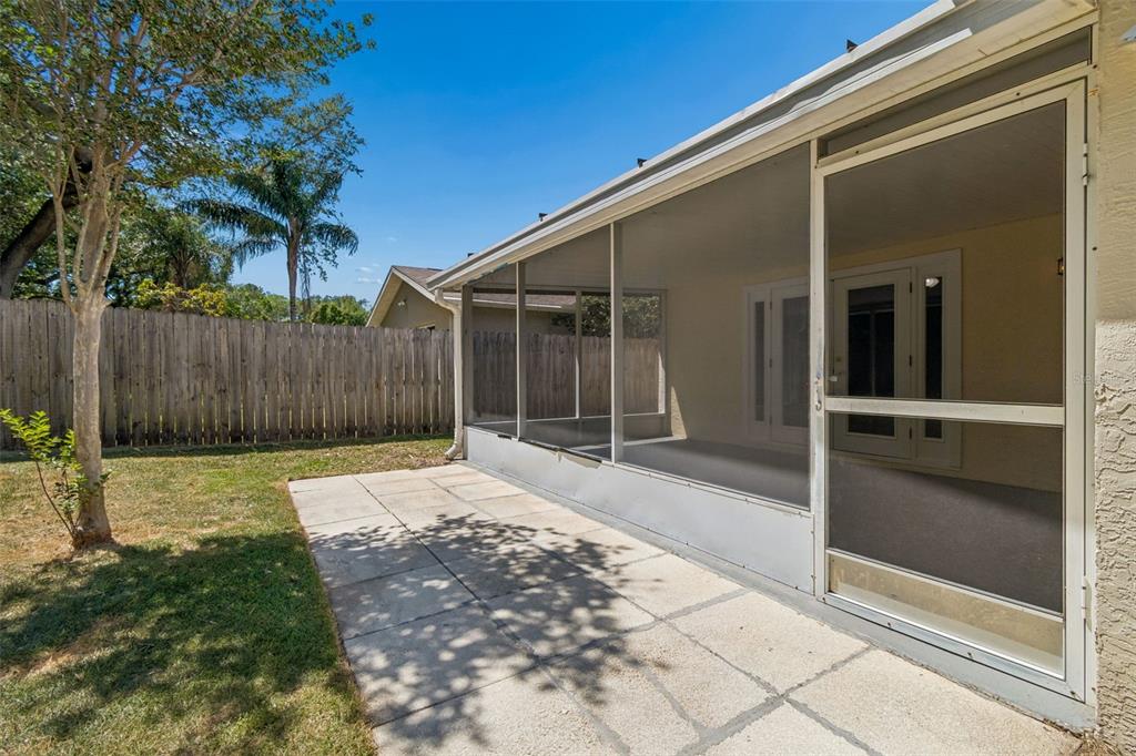 1733 Sutton Place Dunedin, FL 34698 - Photo 32 of 38