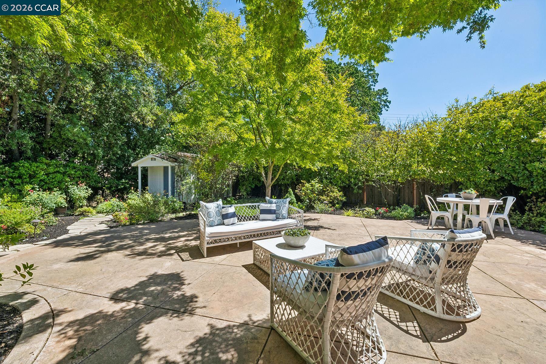 4 Crest Road Lafayette, CA 94549 - Photo 8 of 38
