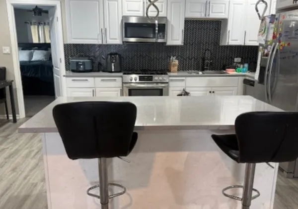 $2,450 | 14810 Perry Avenue, South Holland, IL 60473