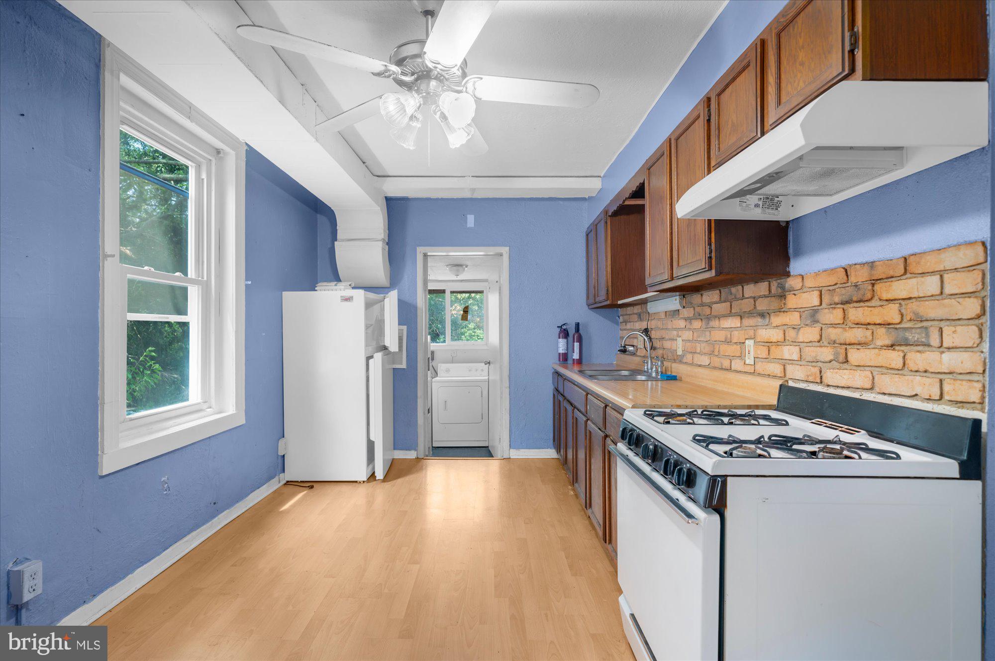 233 Bridge Street Spring City, PA 19475 - Photo 8 of 29 Gallery Image 8