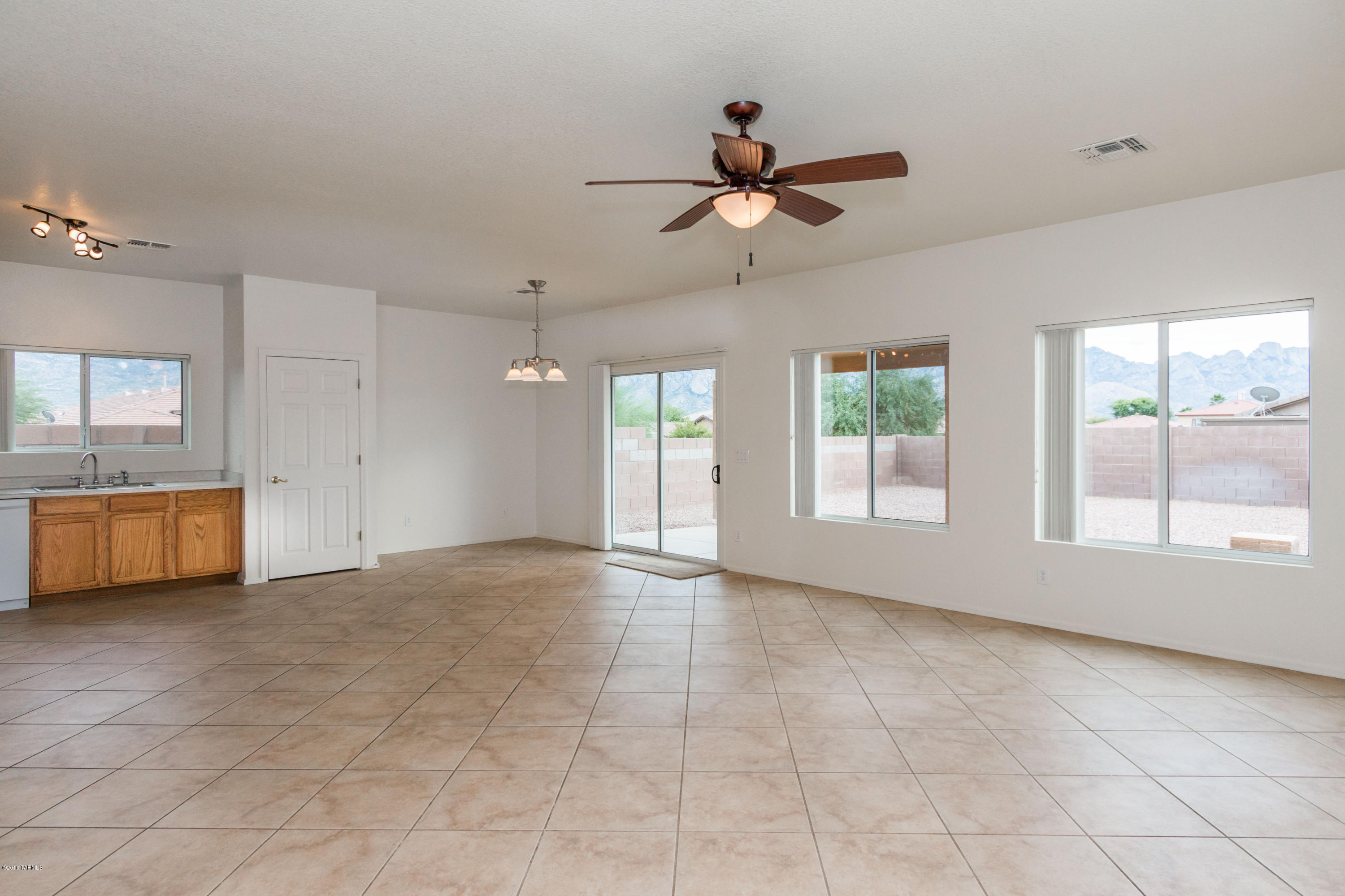 3692 East Fox Trotter Road Tucson, AZ 85739 - Photo 2 of 30 Gallery Image 2