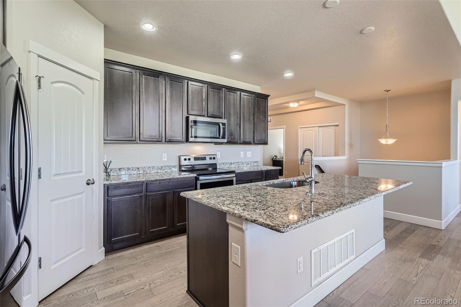 11926 Barrentine Loop Parker, CO 80138 - Photo 10 of 30 Gallery Image 10