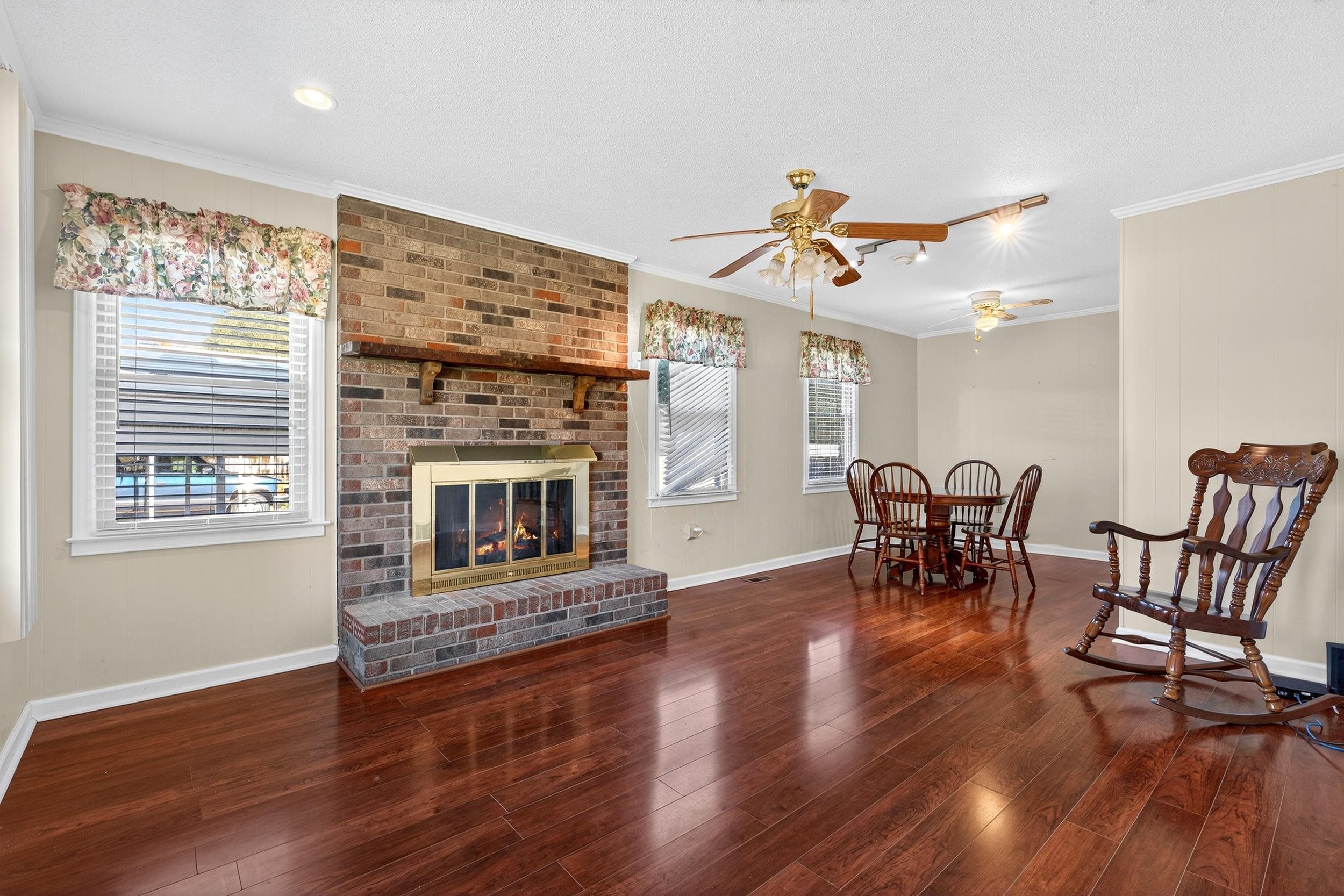 109 Edgewood Avenue Easley, SC 29640 - Photo 4 of 31