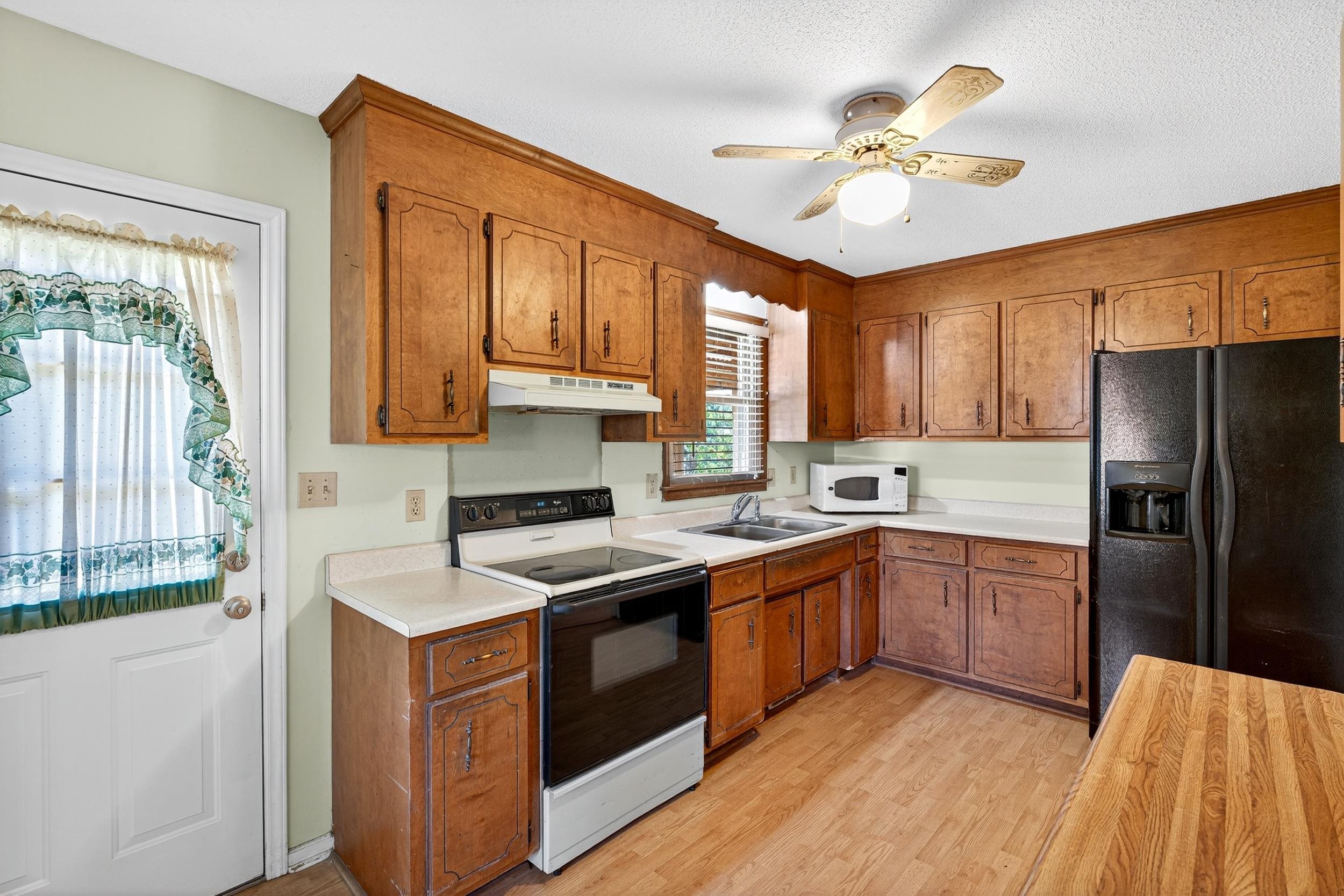 109 Edgewood Avenue Easley, SC 29640 - Photo 9 of 31