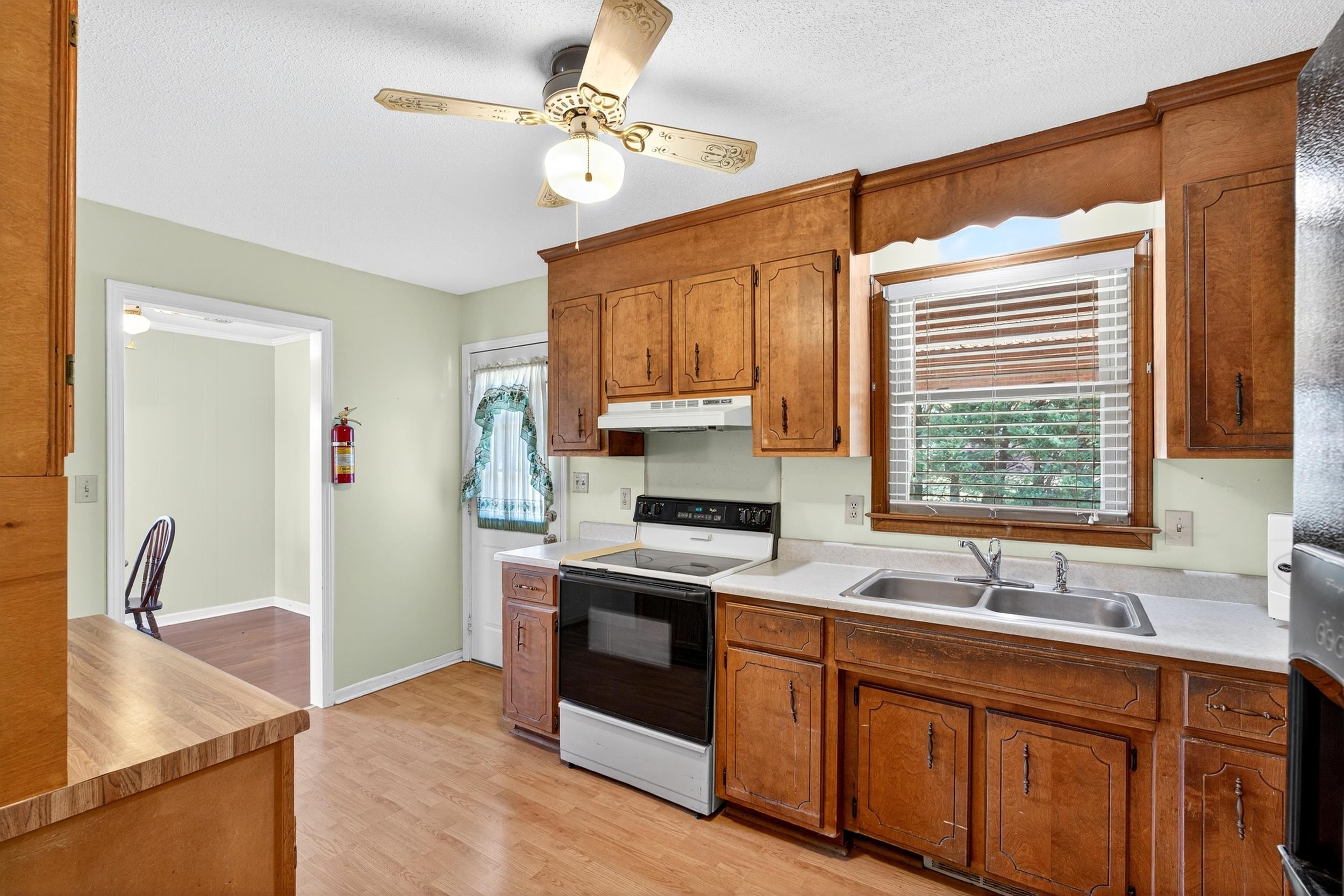 109 Edgewood Avenue Easley, SC 29640 - Photo 10 of 31