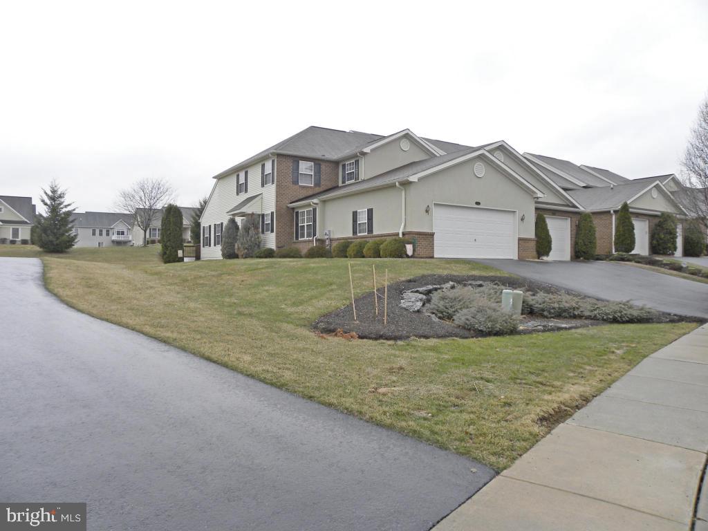 135 Sutherland Road Lancaster, PA 17603 - Photo 1 of 16 Gallery Image 1