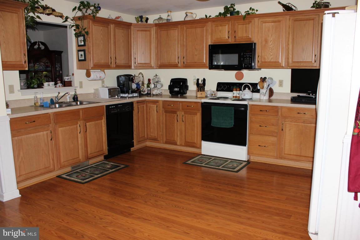 135 Sutherland Road Lancaster, PA 17603 - Photo 4 of 16 Gallery Image 4